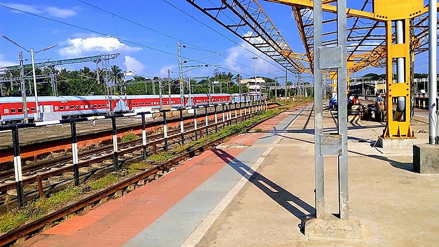 longest-railway-platforms-in-the-world-worldatlas