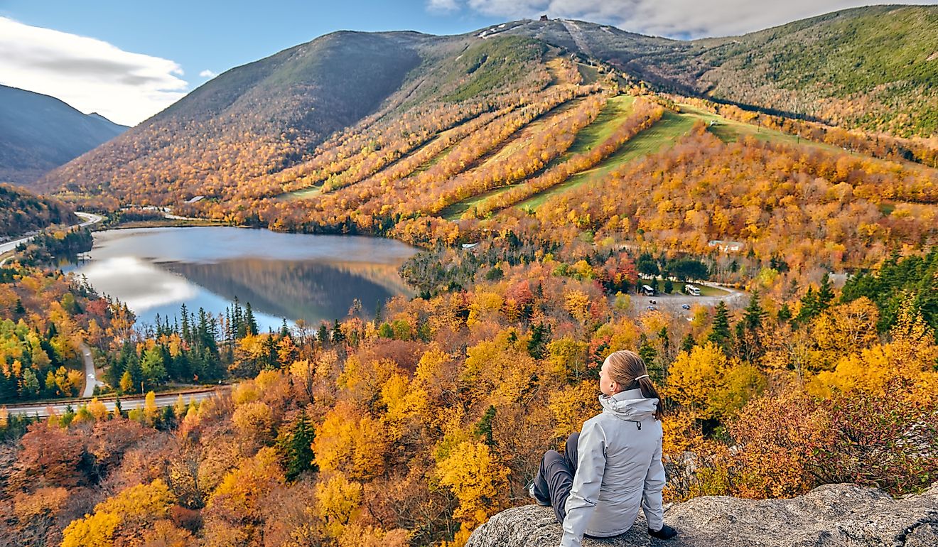 Fall colours in Franconia Notch State Park. White Mountain National Forest, New Hampshire, USA.