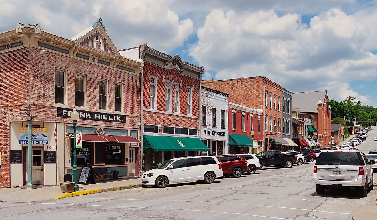 Downtown Main Street in Weston, MO. Editorial credit: Matt Fowler KC / Shutterstock.com