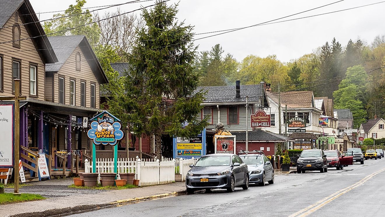 New York, Phoenicia, Ulster County, Upstate New York, United States. By ajay_suresh - Phoenicia, New York, CC BY 2.0, wikimedia commons