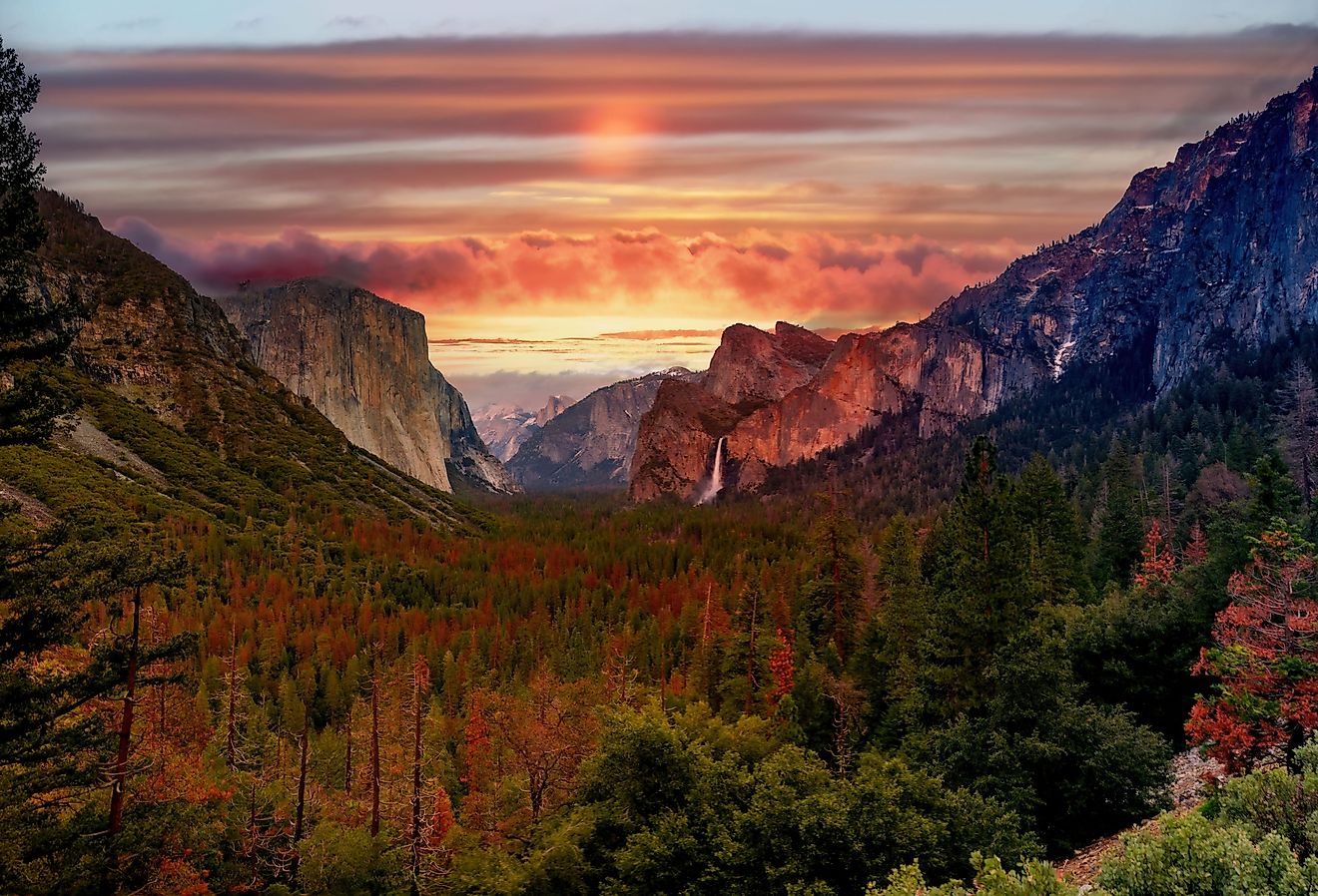 Yosemite National Park, renowned for its breathtaking scenery in autumn.