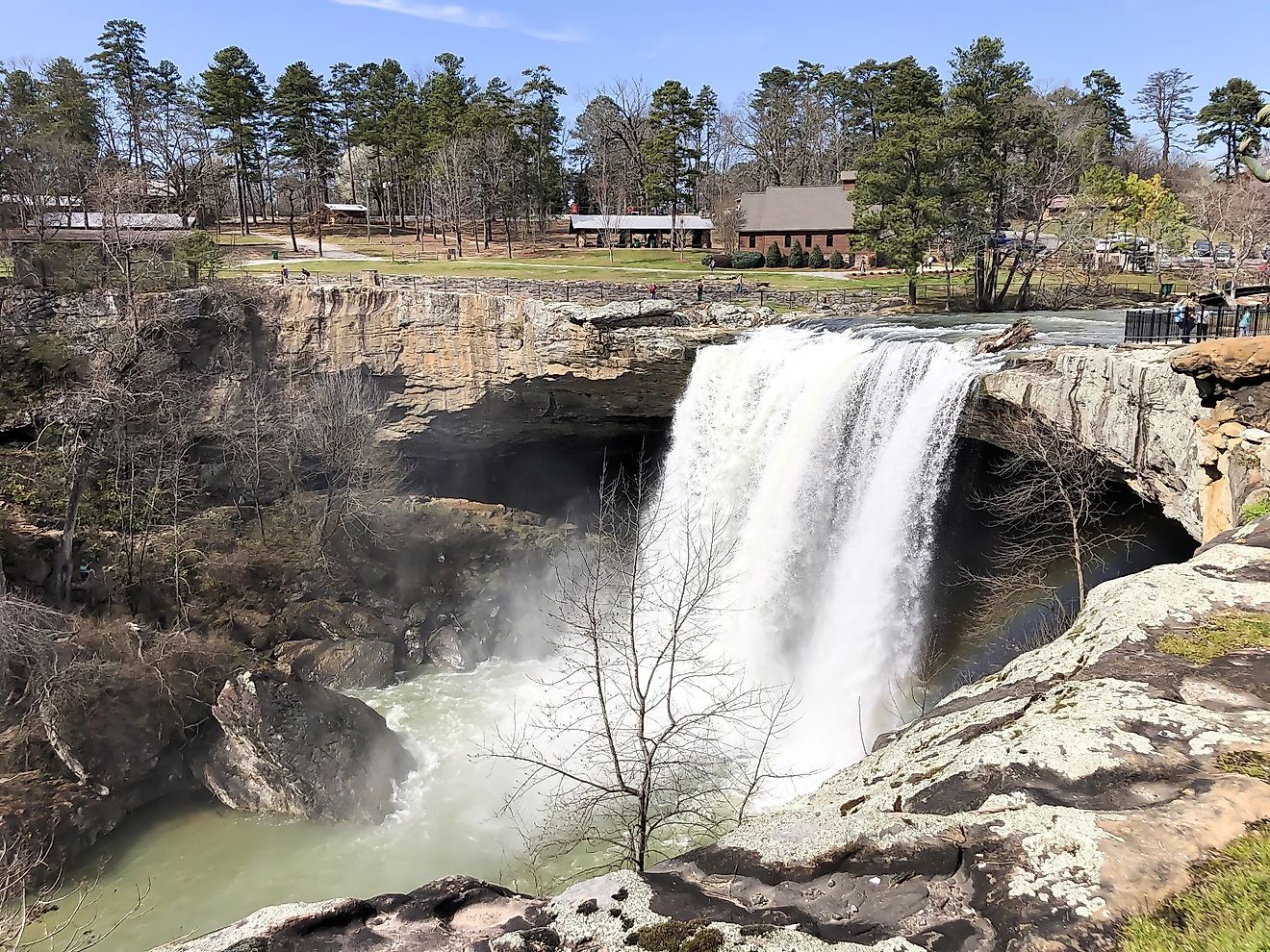 Close up view of Noccalula Falls in Gadsden, Alabama. Editorial credit: Jimmy Rooney / Shutterstock.com