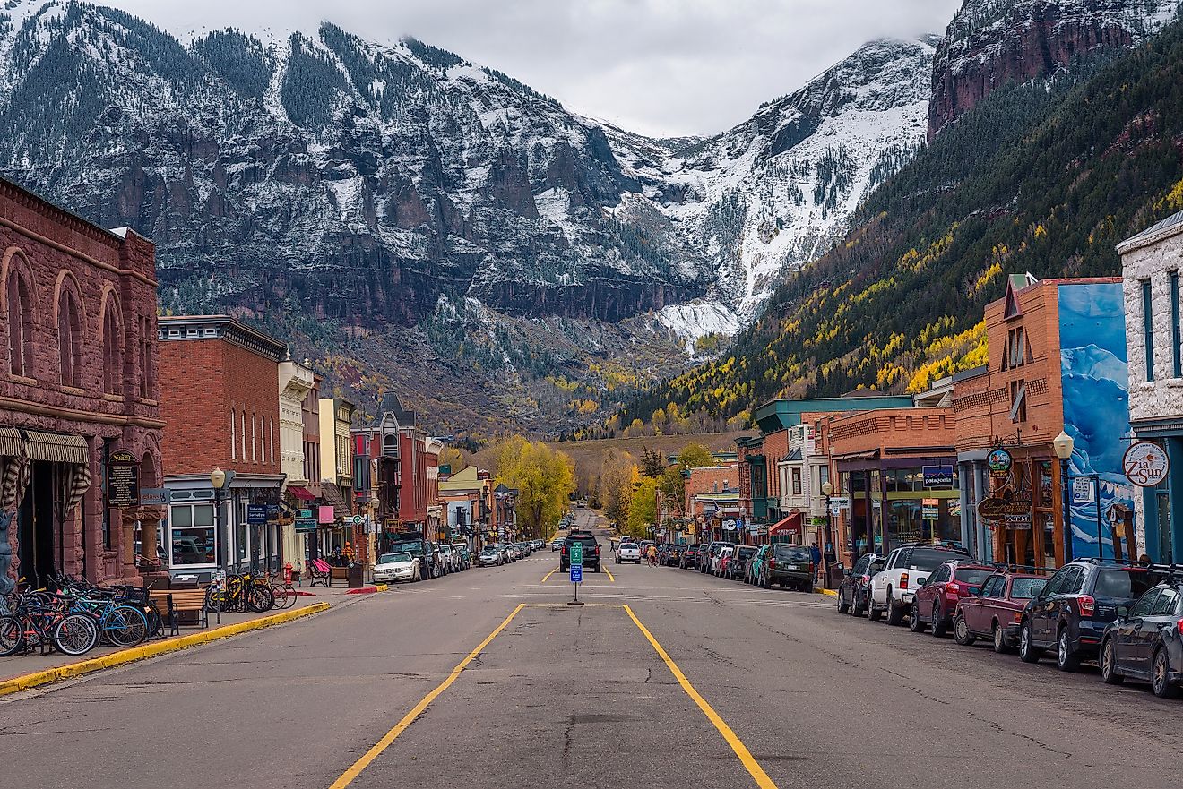 Colorado Avenue in Telluride facing the San Juan Mountains. Editorial credit: Nick Fox / Shutterstock.com