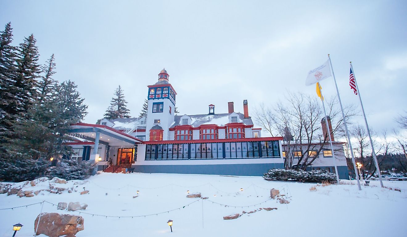 The Lodge Hotel in the town of Cloudcroft, New Mexico. Image credit FiledIMAGE via Shutterstock