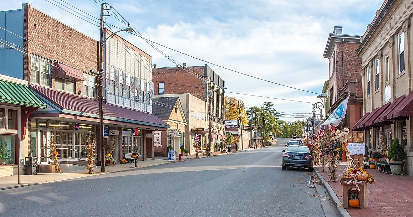 view of 2nd Street in historic district, Oakland, Maryland, via Wikimedia Commons