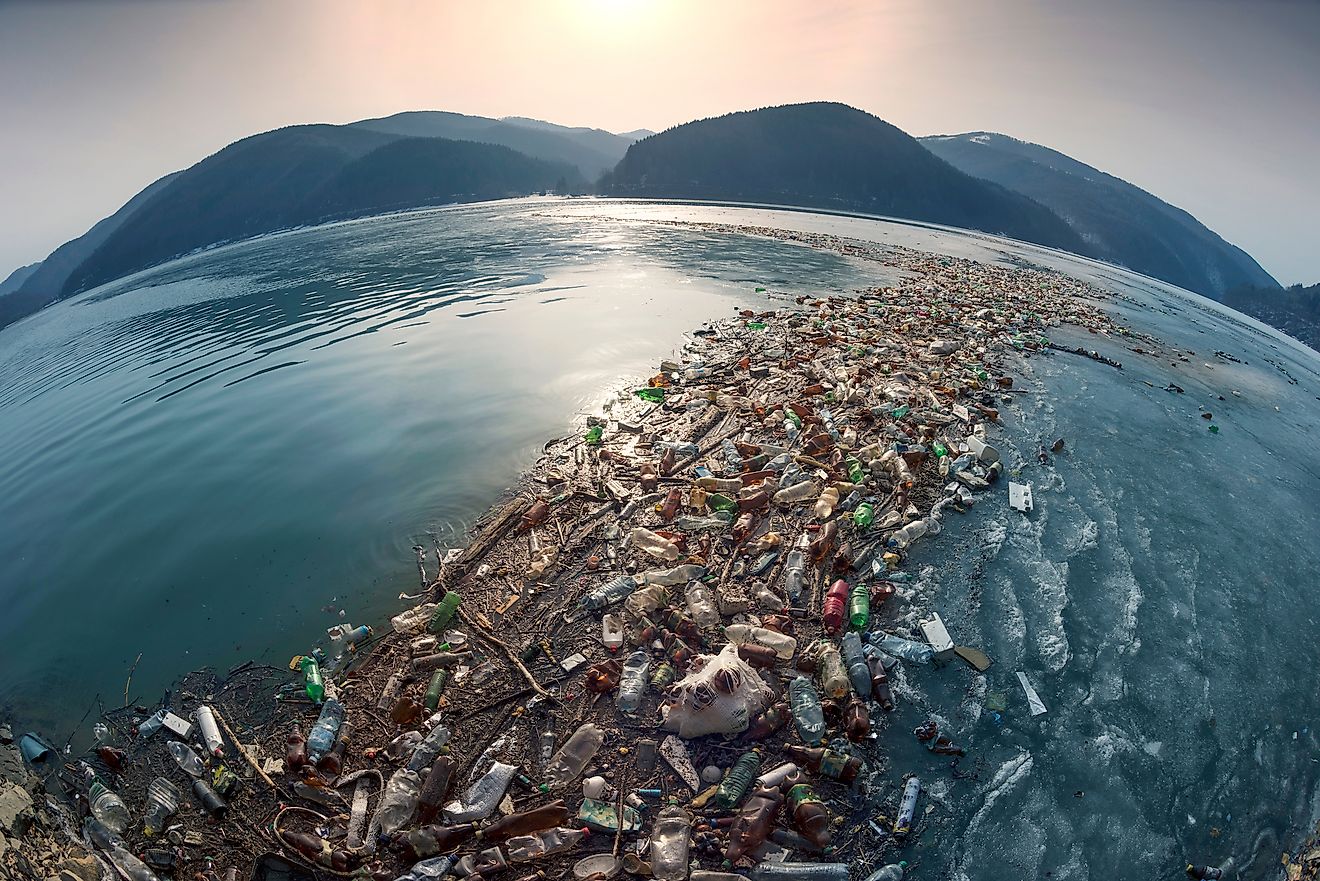 Ocean pollution is a major global threat to today. Image credit:  Roman Mikhailiuk/shutterstock.com