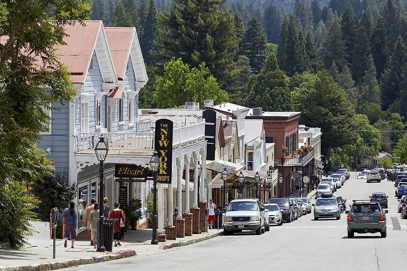 Broad Street in Nevada City, California. Image credit Frank Schulenburg, CC BY-SA 4.0, via Wikimedia Commons