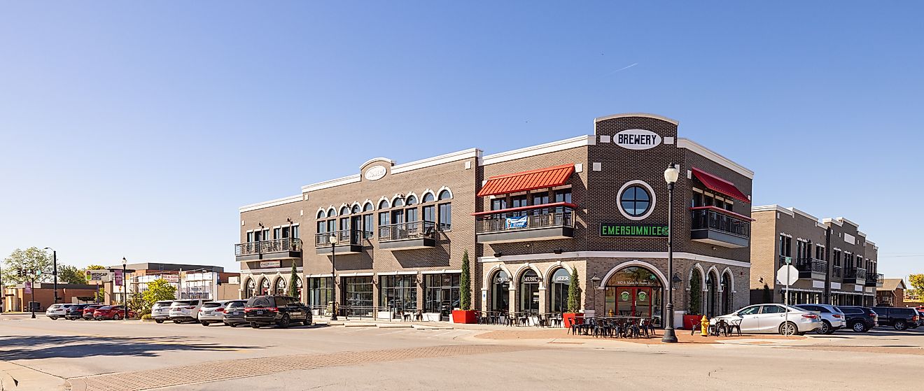 Business district on Main Street, Owasso, Oklahoma, USA. Editorial credit: Roberto Galan / Shutterstock.com