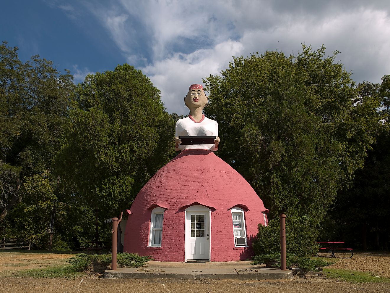 Mammy's Cupboard restaurant, a unique roadside eatery with a large, skirt-shaped structure, located along Highway 62 in Adams County, Mississippi