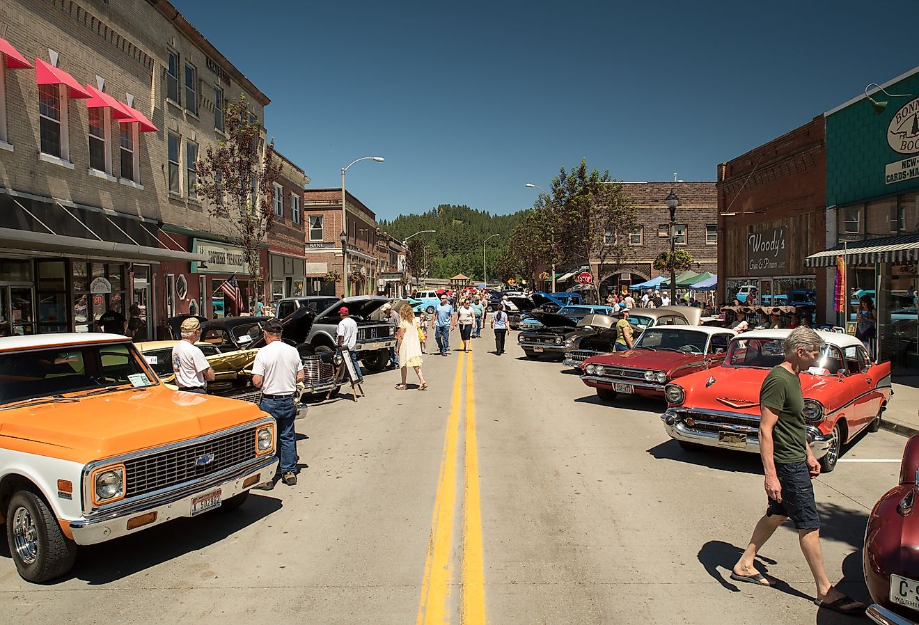 Spectators at the car show in Bonners Ferry, Idaho. Image credit David J. Mitchell via Shutterstock