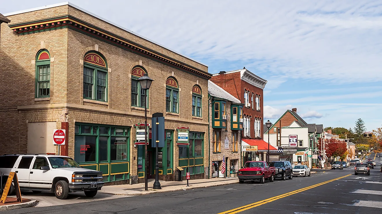 Businesses along Carlisle Street in Gettysburg, Pennsylvania. Editorial credit: Woodsnorthphoto / Shutterstock.com.