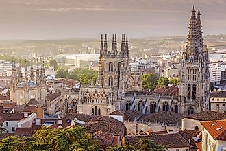 The gargantuan, gothic Burgos Cathedral above Plaza de San Fernando.