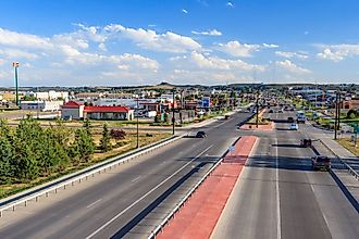 Highway at Gillette, Wyoming. Editorial credit: amadeustx / Shutterstock.com