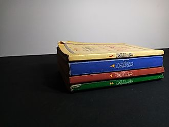 4 books of Mutun Thalib al 'Ilm, books containing the foundational principles of Islamic science. Image by Desmon Irwan via Shutterstock.com