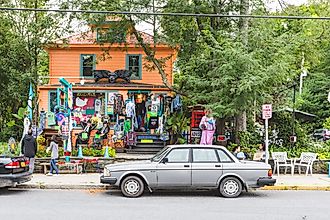 legendary Woodstock village, streets and store, architecture details.