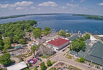 Arnold's Park is a Tourist Town in the Lake Okobji Area with an Amusement Park.