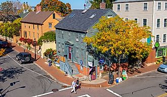 Portsmouth Smoke and Vape store in Portsmouth, New Hampshire. Editorial credit: Wangkun Jia / Shutterstock.com