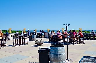 Lakeside dining in Traverse City, Michigan. Editorial credit: PQK / Shutterstock.com.