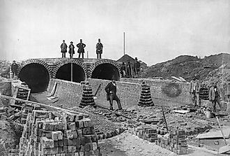 The Construction of London's Sewage System