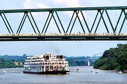 The Ohio River in Marietta, Ohio. Image: Malachi Jacobs / Shutterstock.