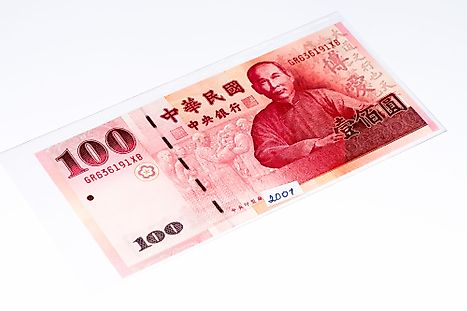 New Taiwan 100 dollar Banknote