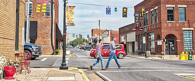 people walking around in fort payne