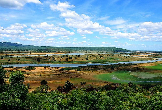 The River Benue as it passes through Adamawa State in N.E. Nigeria near Jimeta-Yola and close to the Cameroon border. Image credit Adamawa via Shutterstock.