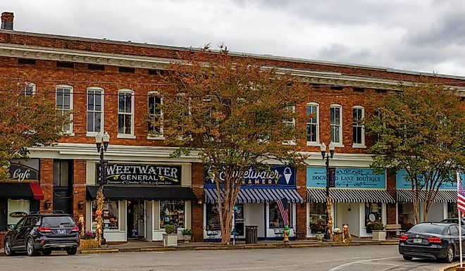 The historical section of Sweetwater, Tennessee. Editorial credit: Dee Browning / Shutterstock.com