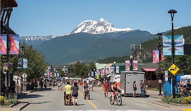 Downtown Squamish BC with Cleveland Avenue. Editorial credit: David Buzzard / Shutterstock.com