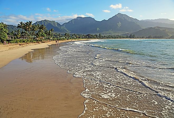 Scenic view of Hanalei Beach in Kauai, Hawaii. Image credit jerzy via AdobeStock.