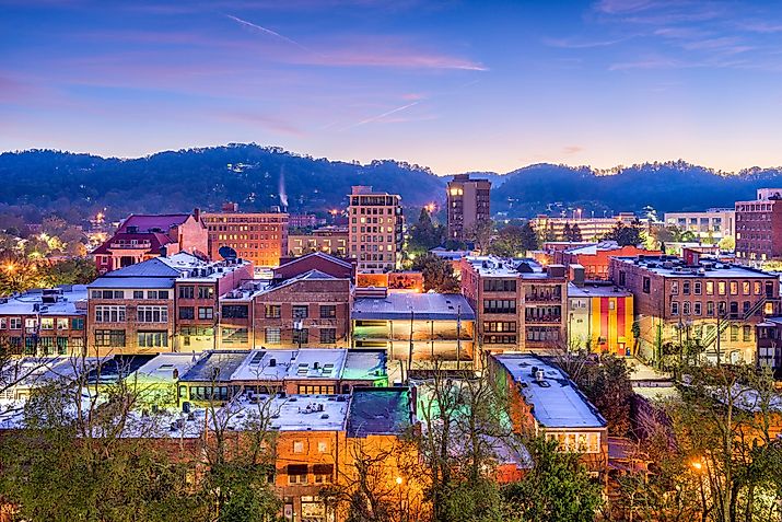 Asheville, North Carolina, USA downtown skyline.