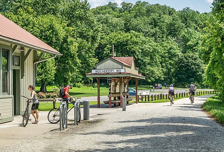 Cyclists at Rocheport, Missouri station on Katy Trail. Image credit marekuliasz via Shutterstock.com