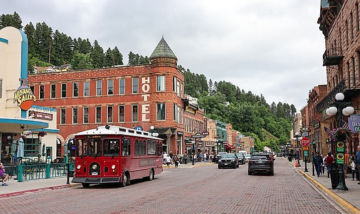 Street view of downtown Deadwood, South Dakota. Editorial credit: Bo Shen / Shutterstock.com