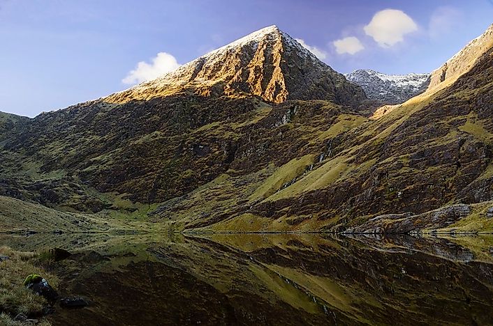 Tallest Mountains In Ireland WorldAtlas Com   Carrauntoohil 