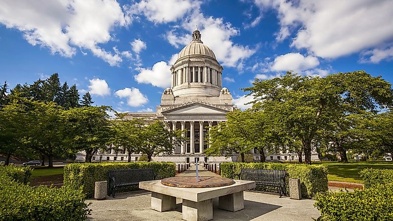 fourth-most-beautiful-state-capitol-madison-wisconsin-hottytoddy