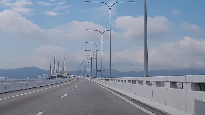 Penang Second Bridge or The Sultan Abdul Halim Muadzam Shah Bridge. Editorial credit: Wan Fahmy Redzuan / Shutterstock.com