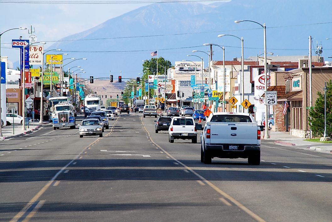 Main Street of Bishop, California -  Michael Kaercher / Shutterstock.com