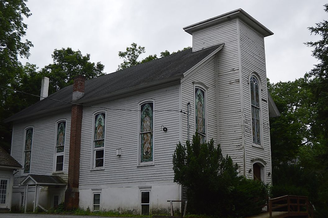 An old Dutch Reformed church in Bushkill, Pennsylvania. Image credit: Nyttend, Public domain, via Wikimedia Commons