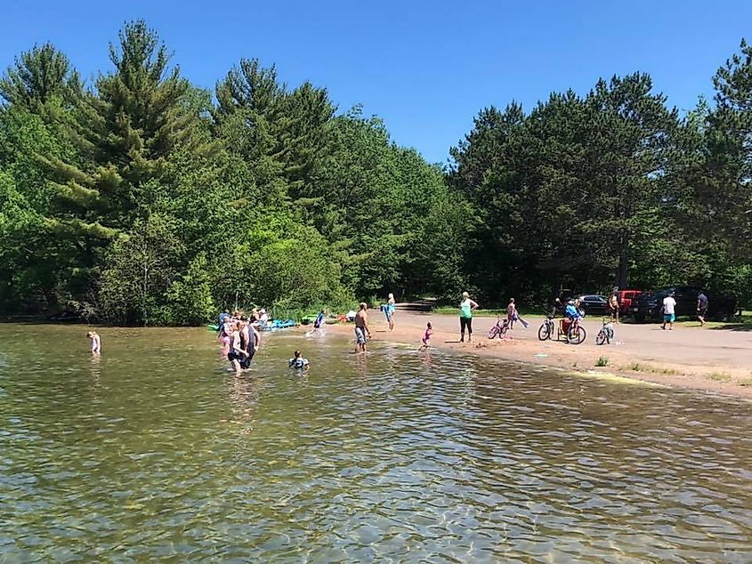Black Oak Lake with its clear, clean waters is a favorite spot to cool off in Land O’ Lakes.