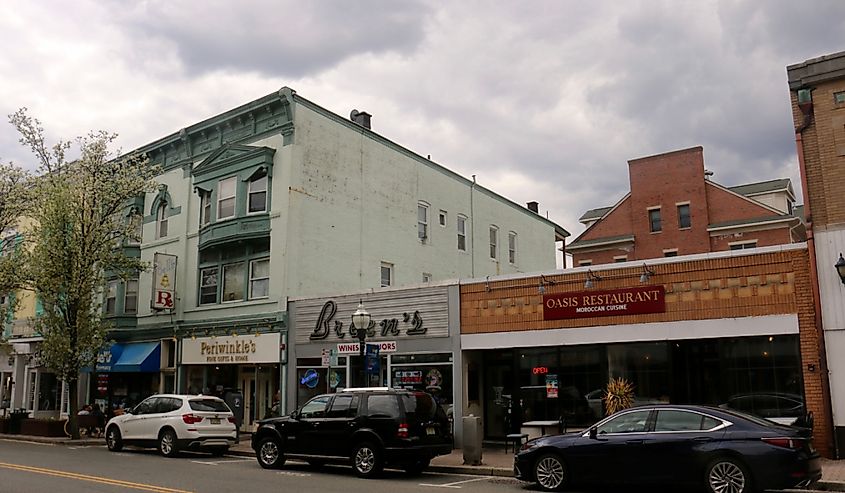 Streetscape of Union Avenue in downtown Cranford, New Jersey
