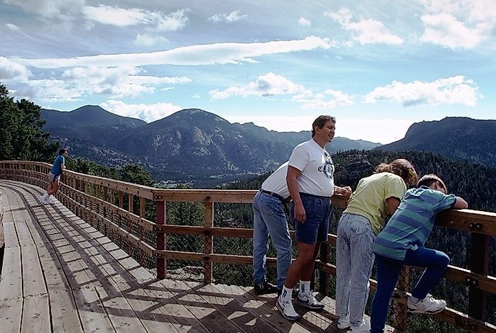 Spectators enjoy the clear panorama from Many Parks Curve