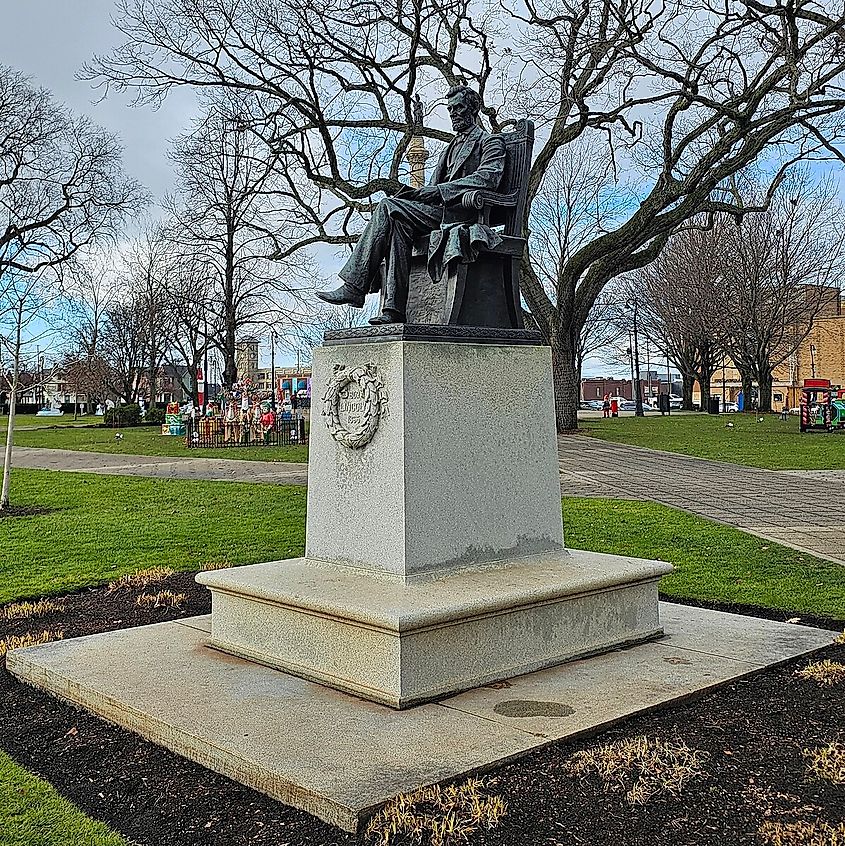 Statue of Abraham Lincoln