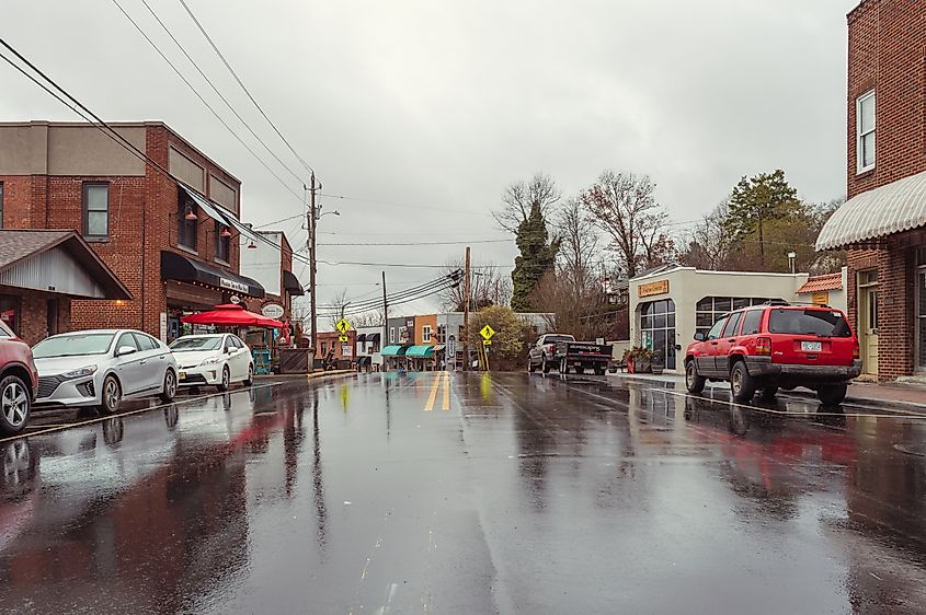 Burnsville, North Carolina downtown on a rainy day.