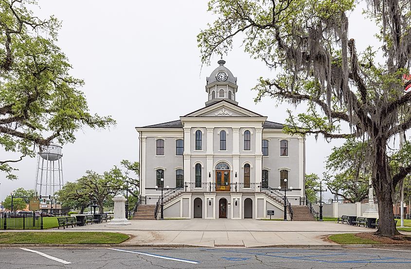 The Thomas County Courthouse in Thomasville. Editorial credit: Roberto Galan / Shutterstock.com