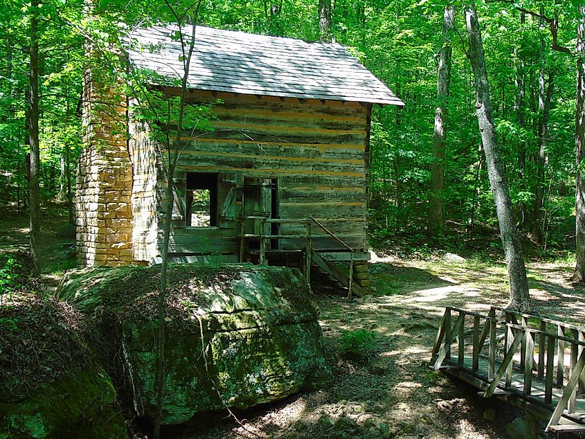 Log cabin at Tishomingo State Park.