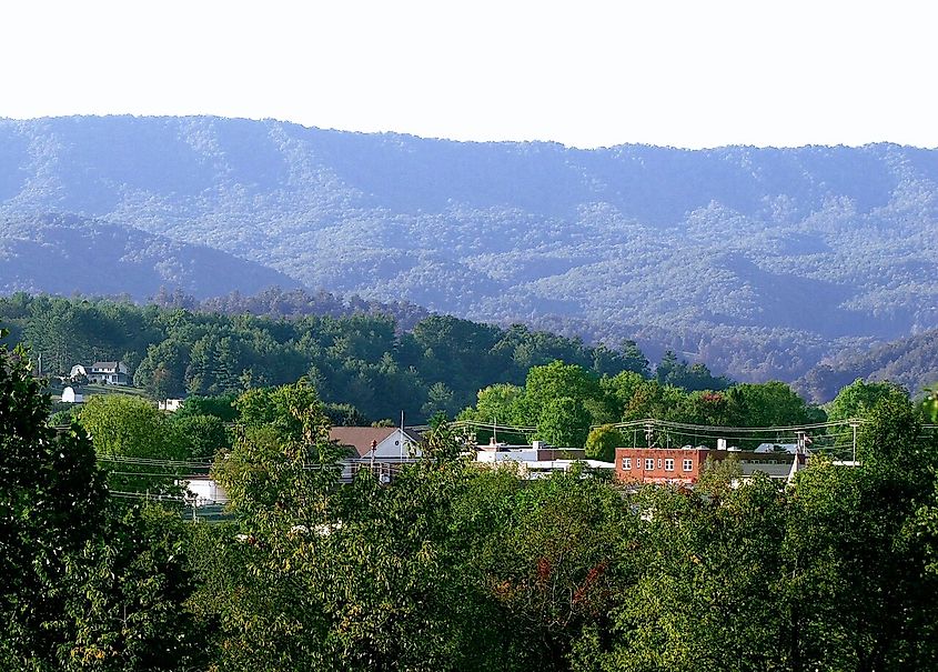 Mountain City, Tennessee, United States, viewed from Sunset Memorial Park. The Iron Mountains rise in the background.