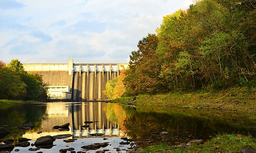 Photo of the Greers Ferry Dam, located in Heber Springs, Arkansas