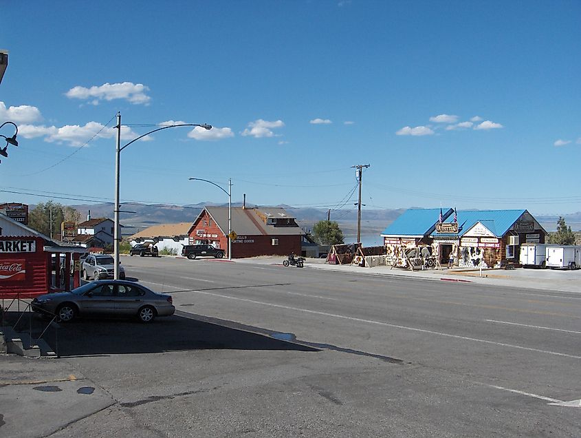 Lee Vining lies at the base of the Sierra Nevada, on the shore of Mono Lake.