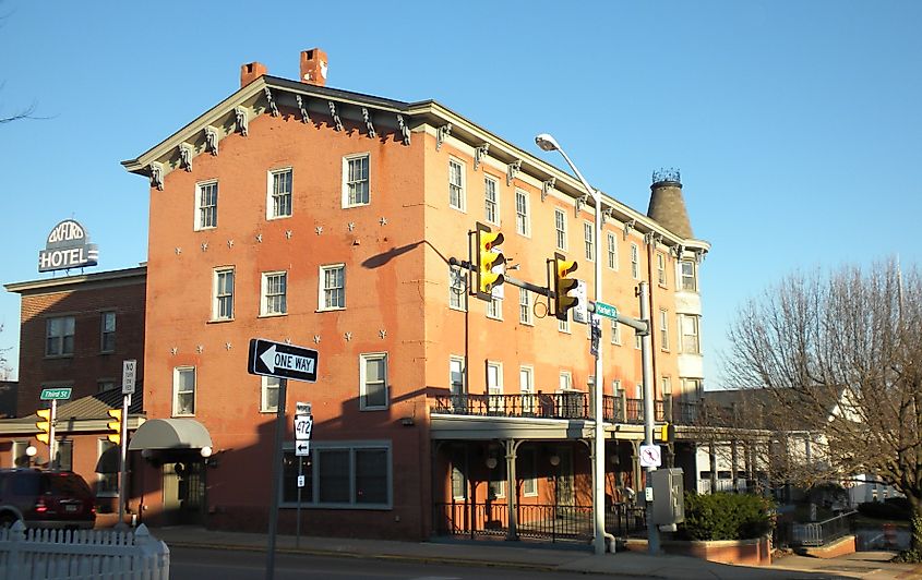 Oxford Hotel in Oxford, PA in Chester County. On NRHP. This is my own work donated to the public domain.