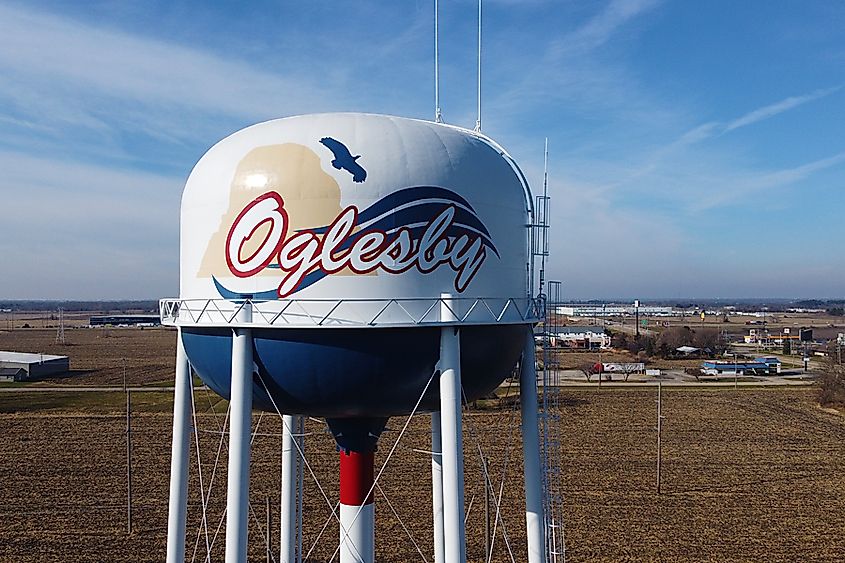 The water tower in Ogledby, Illinois